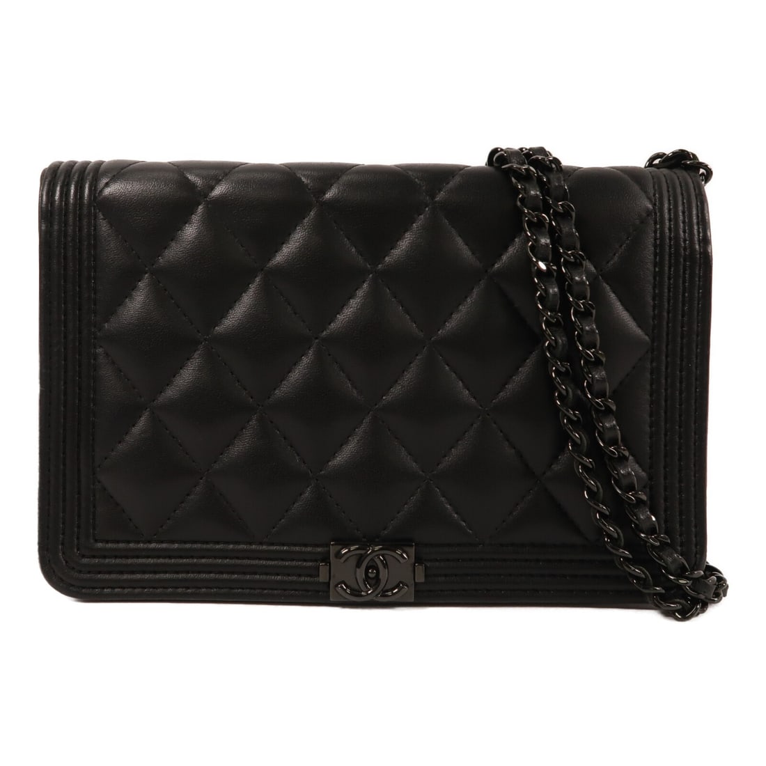 CHANEL A80287 CC WOC shoulder bag black lambskin leather: CHANEL A80287 CC WOC shoulder bag black lambskin leather Chanel CC WOC Wallet On Chain shoulder bag in black lambskin leather. This women's shoulder bag features a wallet-style interior with multiple 