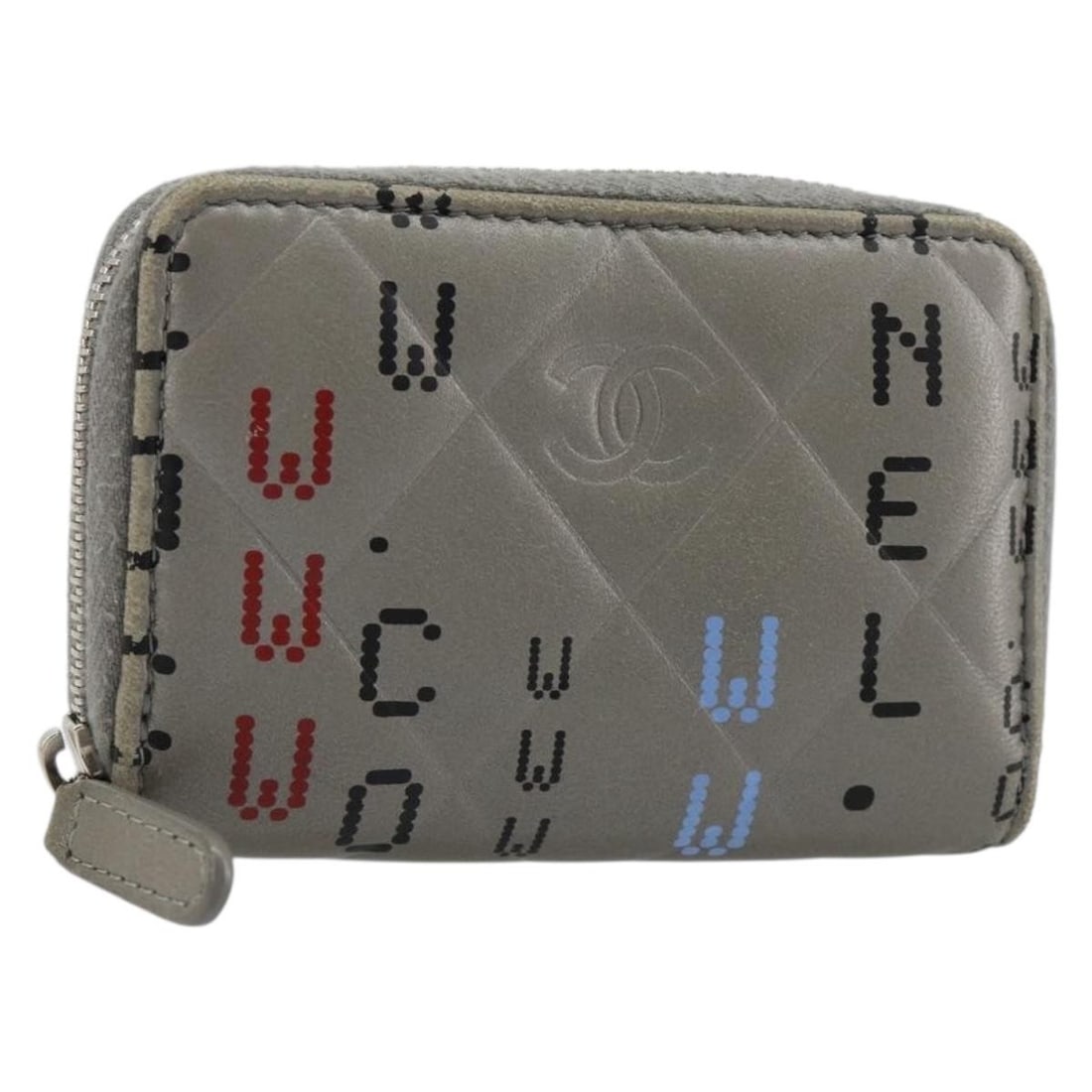 CHANEL Typography Matelasse Lamb Skin Coin Purse Gray Silver CC: CHANEL Typography Matelasse Lamb Skin Coin Purse Gray Silver CC CHANEL Matelasse typography coin purse in gray and silver lamb skin, made in Italy. This women's coin purse measures approximately 11 cm