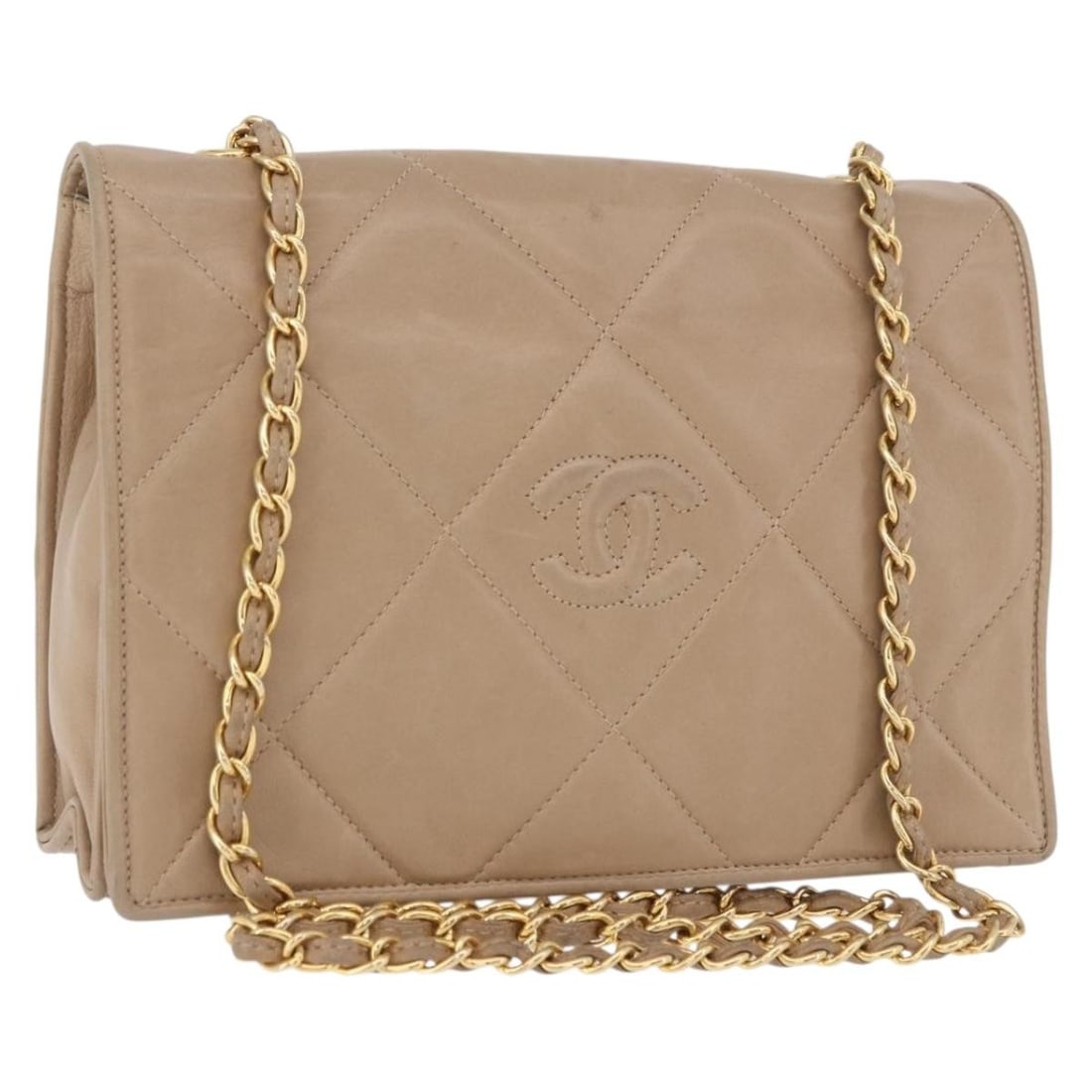 CHANEL Matelasse Lamb Skin Shoulder Bag Beige Gold CC: CHANEL Matelasse Lamb Skin Shoulder Bag Beige Gold CC This CHANEL Matelasse chain shoulder bag is crafted from lamb skin in beige and gold. It features a shoulder bag style with a 47 cm strap drop and