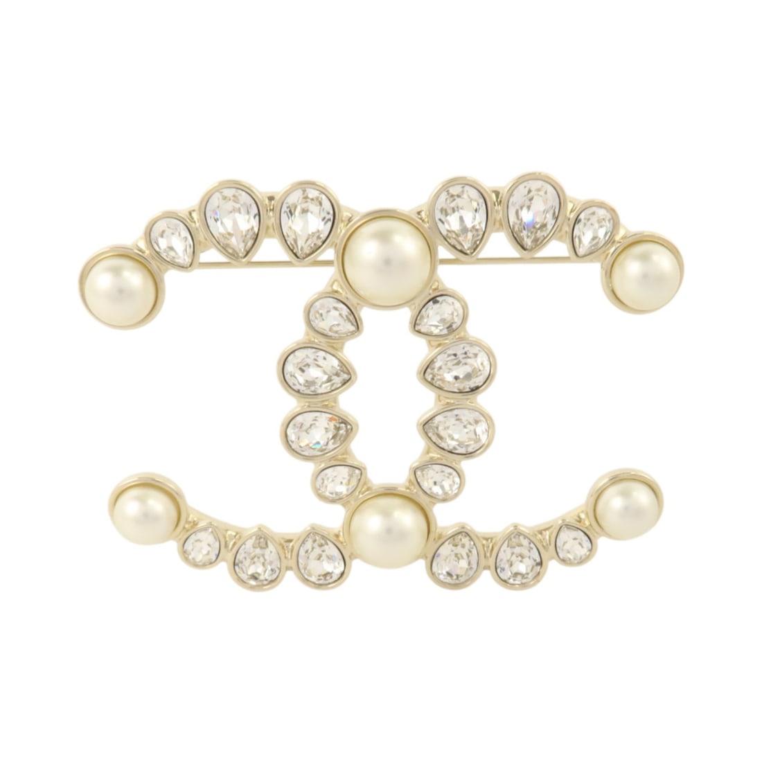 CHANEL B19A CC Brooch White PVC and Gold Tone Metal: CHANEL B19A CC Brooch White PVC and Gold Tone Metal CHANEL CC brooch in white PVC and metal with a gold-tone finish. This women's brooch features the iconic CC motif and includes a storage box. Condit