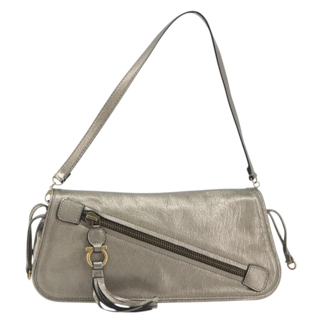 Salvatore Ferragamo Gancini leather shoulder bag silver: Salvatore Ferragamo Gancini leather shoulder bag silver Salvatore Ferragamo Gancini leather bag in silver with a very good overall condition. The exterior shows light wear, light marks, light corner w