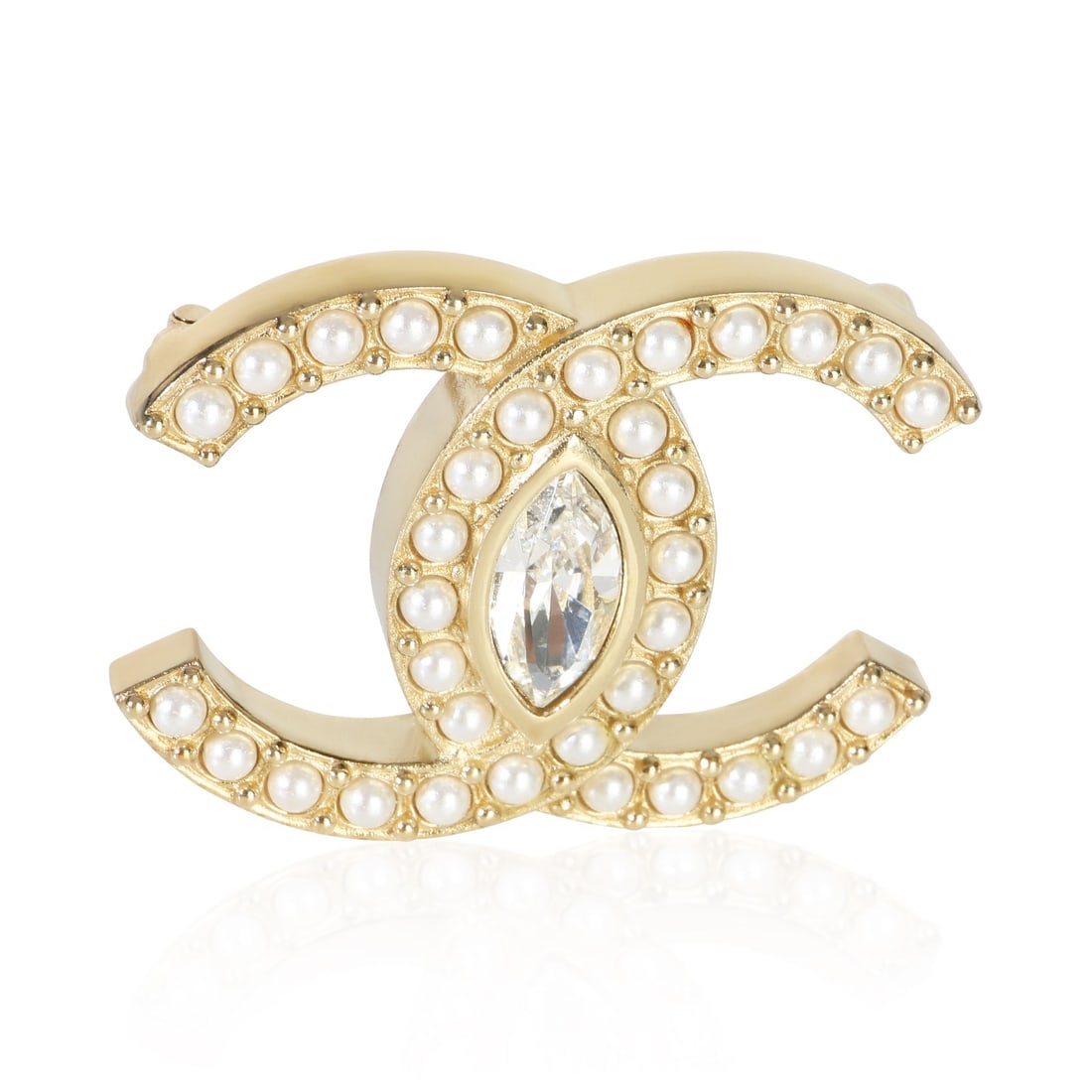 Chanel 2021 Faux Pearl Strass CC Gold Plated Brooch: Chanel 2021 Faux Pearl Strass CC Gold Plated Brooch Pre-owned Chanel CC brooch from the 2021 Faux Pearl & Strass collection. This unisex brooch features a gold-plated finish and comes without original
