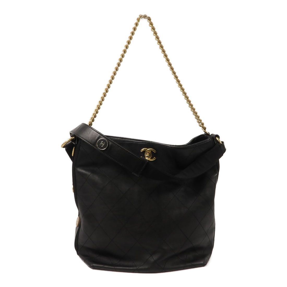 CHANEL A57573 CC Calfskin Hobo 2way Shoulder Bag Black: CHANEL A57573 CC Calfskin Hobo 2way Shoulder Bag Black A CHANEL CC Hobo Bag 2Way Shoulder Bag in black calfskin leather, designed for women and made in a regular size. This hobo-style bag features a t