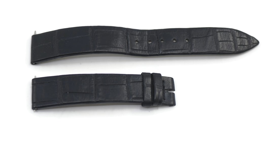 Jaeger-LeCoultre 15mm Black Leather Wristwatch Band Authentic: Jaeger-LeCoultre 15mm Black Leather Wristwatch Band Authentic This Jaeger-LeCoultre wristwatch band features a sleek black leather design, perfect for enhancing the elegance of your timepiece. With a 