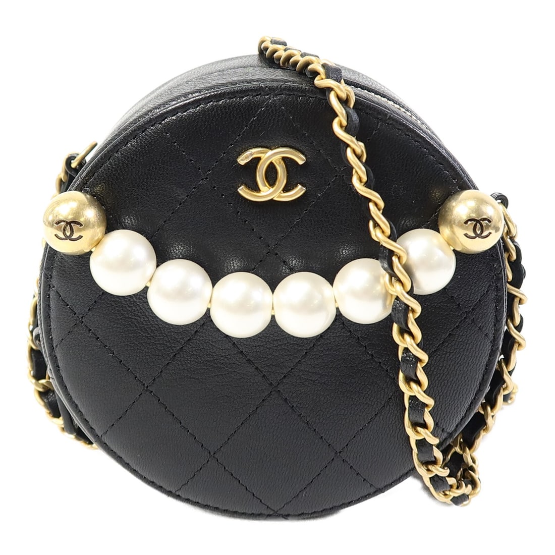 CHANEL AP0999 CC Round Pear Chain Shoulder Bag Black Calfskin: CHANEL AP0999 CC Round Pear Chain Shoulder Bag Black Calfskin Round pear-shaped chain shoulder bag in black calfskin leather with a CC GHW design. The bag includes an open interior pocket and comes wi