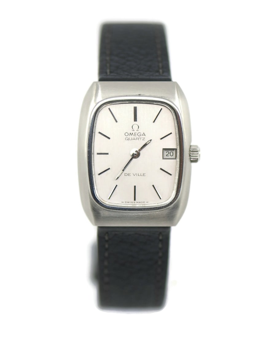 Omega De Ville Stainless Steel Quartz Watch with Leather Band: Omega De Ville Stainless Steel Quartz Watch with Leather Band Discover the elegance of the Omega DeVille Stainless Steel Watch, a timeless wristwatch that combines sophisticated design with precision 