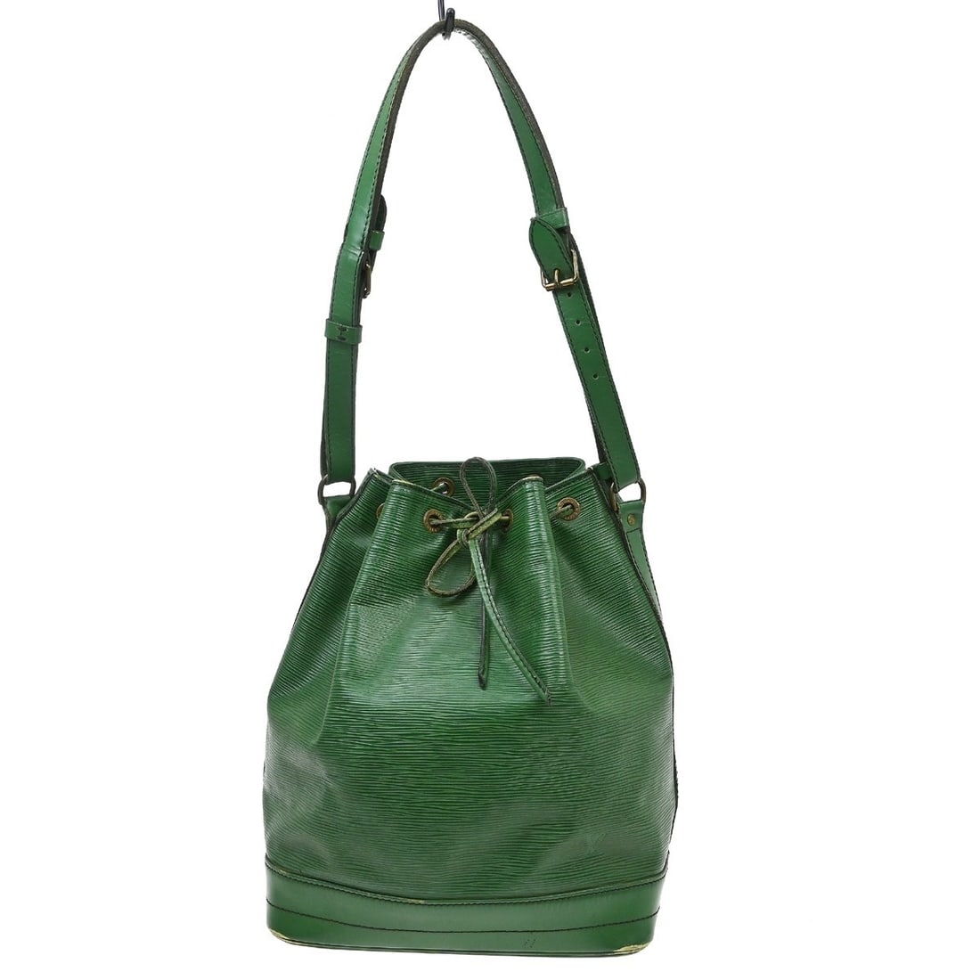 Louis Vuitton Noe Green Epi Leather Shoulder Bag M44004: Louis Vuitton Noe Green Epi Leather Shoulder Bag M44004 Louis Vuitton Noe shoulder bag in green Epi leather with a drawstring closure and adjustable shoulder strap. It features a black lining, logo ac