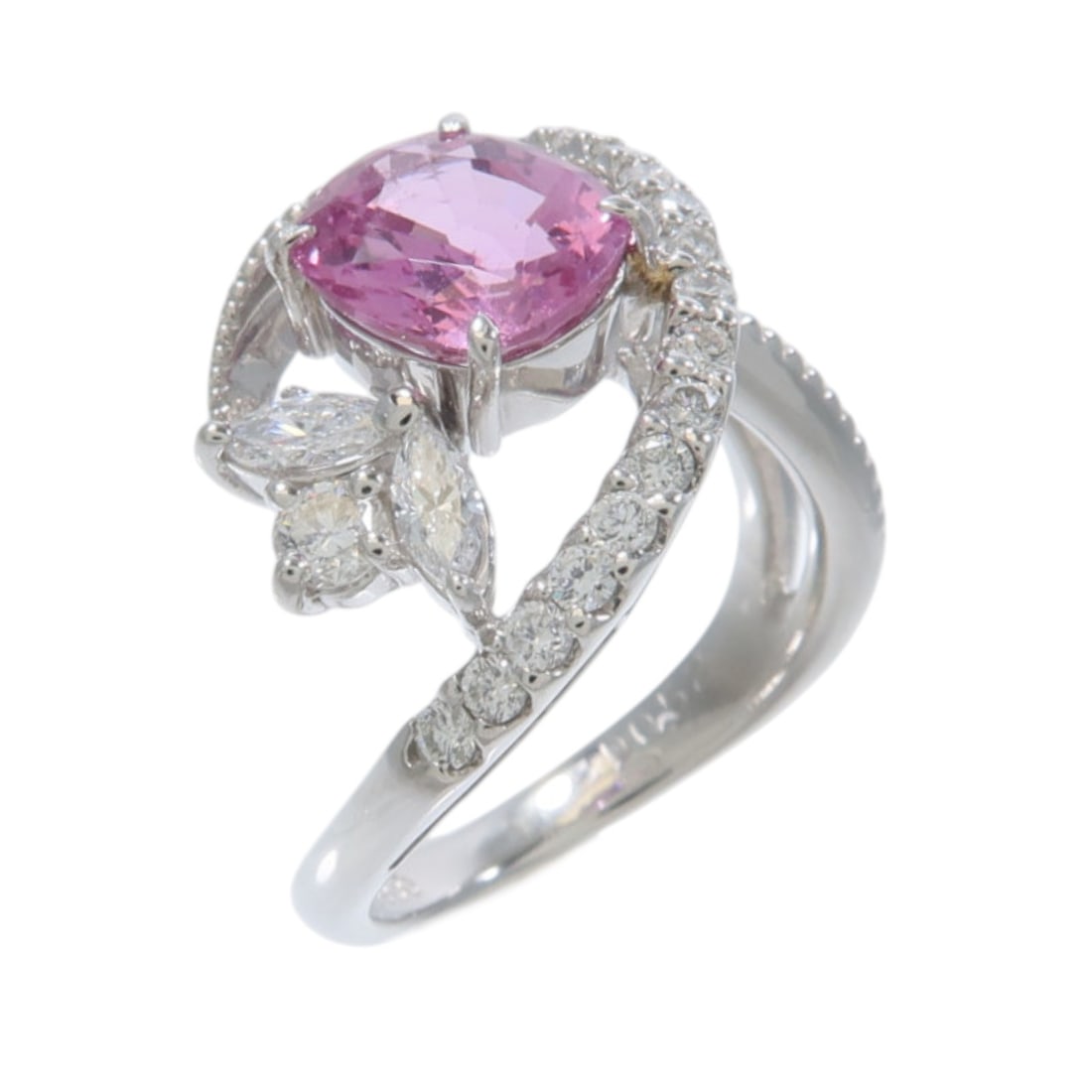 Pt900 Platinum Purple Sapphire Diamond Ring US 6 2.28ct: Pt900 Platinum Purple Sapphire Diamond Ring US 6 2.28ct Purple sapphire ring crafted in Pt900 platinum and accented with diamonds. This women's ring includes an identification book and is described in