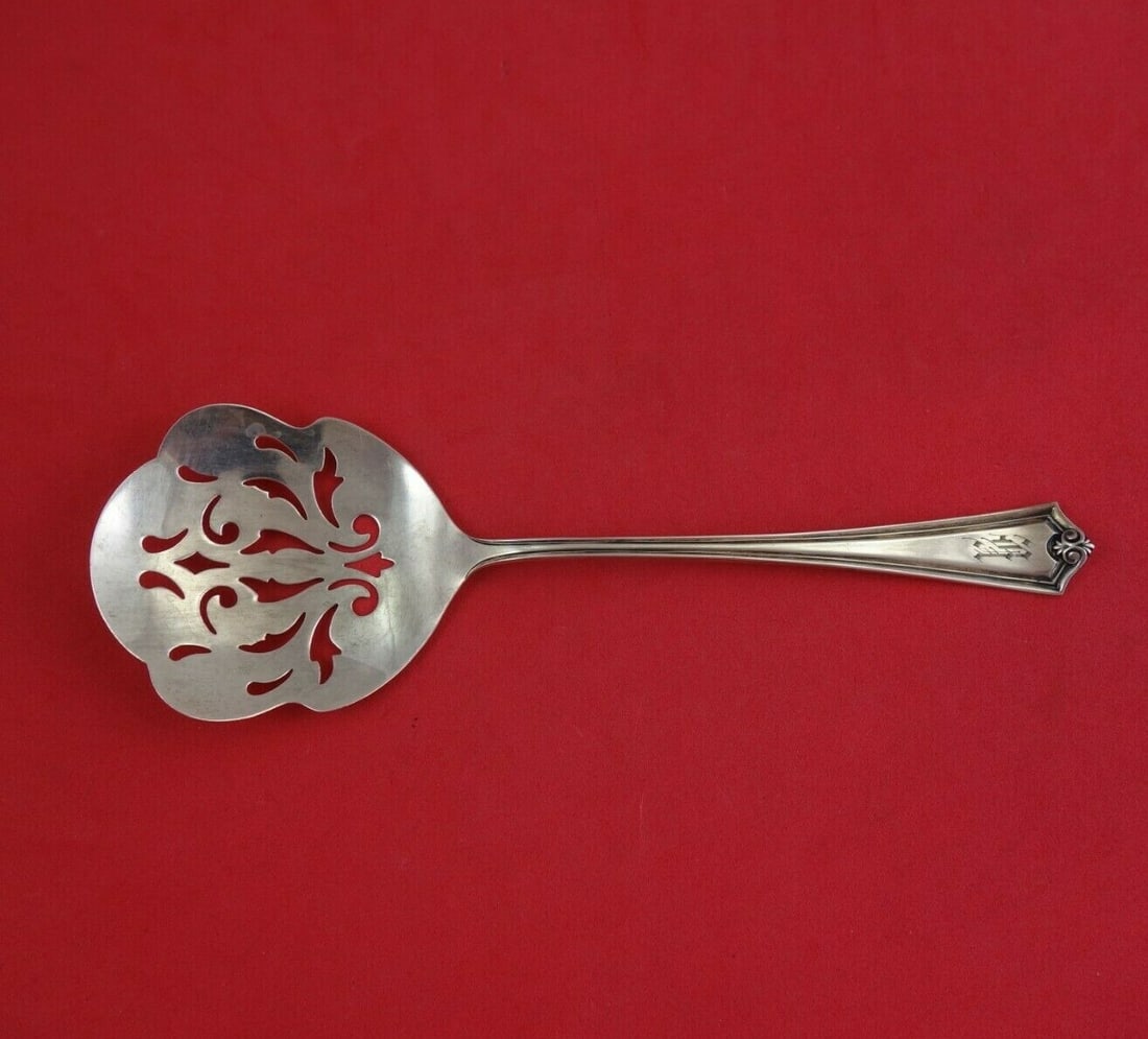 SSMC-Saart Potomac Sterling Silver Vintage Tomato Server 7 1/4": SSMC-Saart Potomac Sterling Silver Vintage Tomato Server 7 1/4" This vintage tomato server is a stunning piece from the Potomac pattern by SSMC-Saart, crafted from high-quality sterling silver. Measur