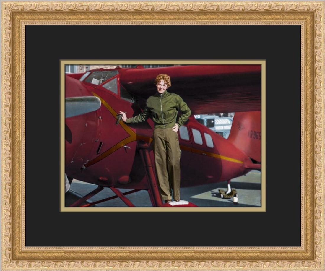 Framed Amelia Earhart aviation portrait 8 x 10 (1 of 2)