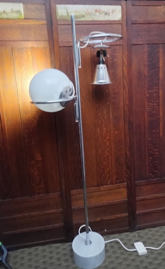 Gino Sarfatti Arteluce 1092 chrome floor lamp 2-light Italy (1 of 18)