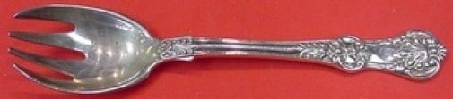 Tiffany Co English King Sterling Silver Ice Cream Fork 5 1/2: Tiffany Co English King Sterling Silver Ice Cream Fork 5 1/2 Tiffany & Co. English King original ice cream fork in sterling silver, measuring 5 1/2 inches. It is not monogrammed and is in excellent pr