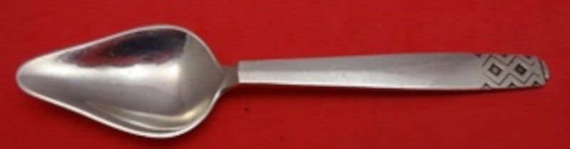 Georg Jensen Mayan Sterling Silver 5 3/4 Melon Spoon: Georg Jensen Mayan Sterling Silver 5 3/4 Melon Spoon Sterling silver melon spoon in the Mayan pattern by Georg Jensen. Made in Denmark, this pre-owned spoon is not monogrammed and is in excellent cond