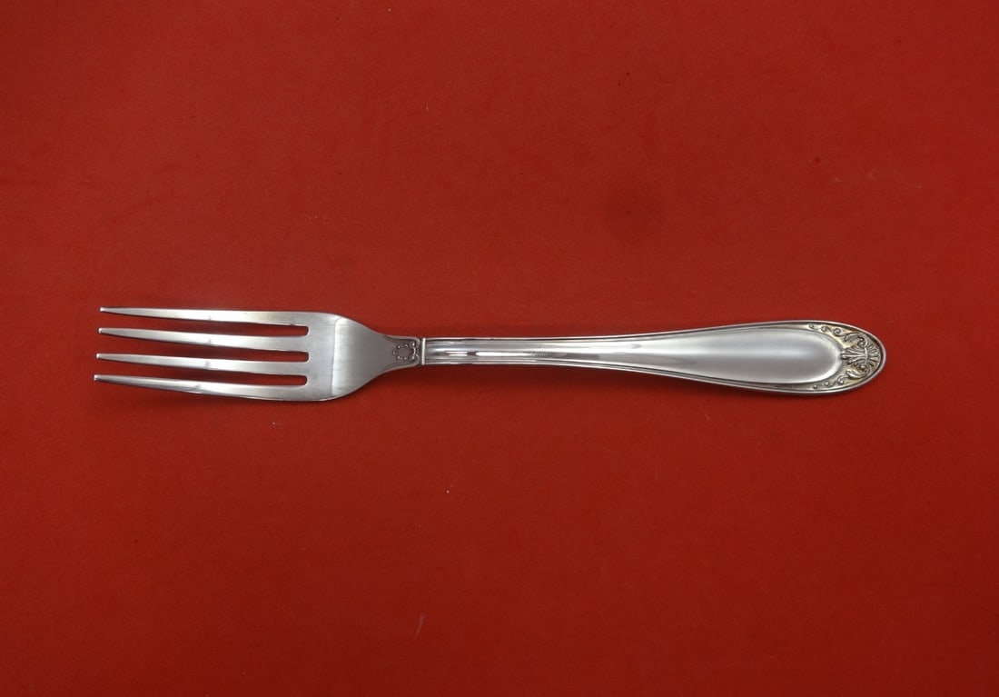 8 Inch Sterling Silver Dinner Fork by Ricci: 8 Inch Sterling Silver Dinner Fork by Ricci Sterling silver dinner fork in the Ricci pattern. It is not monogrammed and is in excellent pre-owned condition. Specifications Pattern: Ricci Brand: Ricci 