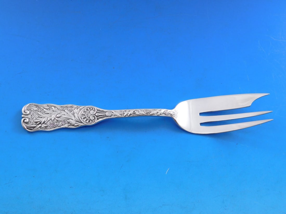 Gorham Saint Cloud Sterling Silver 3 Tine Pie Fork 6 7/8: Gorham Saint Cloud Sterling Silver 3 Tine Pie Fork 6 7/8 Sterling silver pie fork in the Saint Cloud pattern by Gorham. It features a 3-tine design with a wide notched outer tine and measures 6 7/8 in
