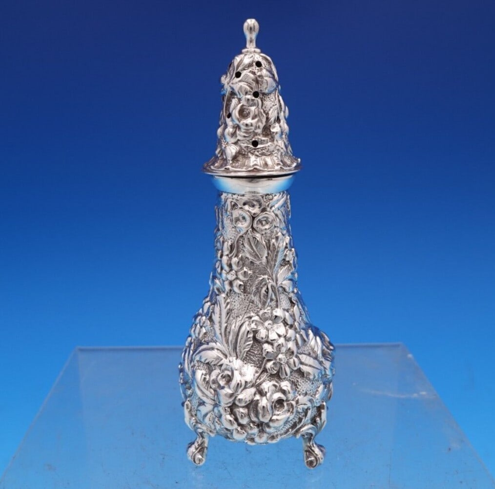 Stieff Rose Sterling Silver Pepper Shaker 4 1/4" x 1 1/2": Stieff Rose Sterling Silver Pepper Shaker 4 1/4" x 1 1/2" Rose by Stieff sterling silver pepper shaker in the Rose pattern. It is marked, monogrammed on the bottom with an "l", and is in good pre-owne