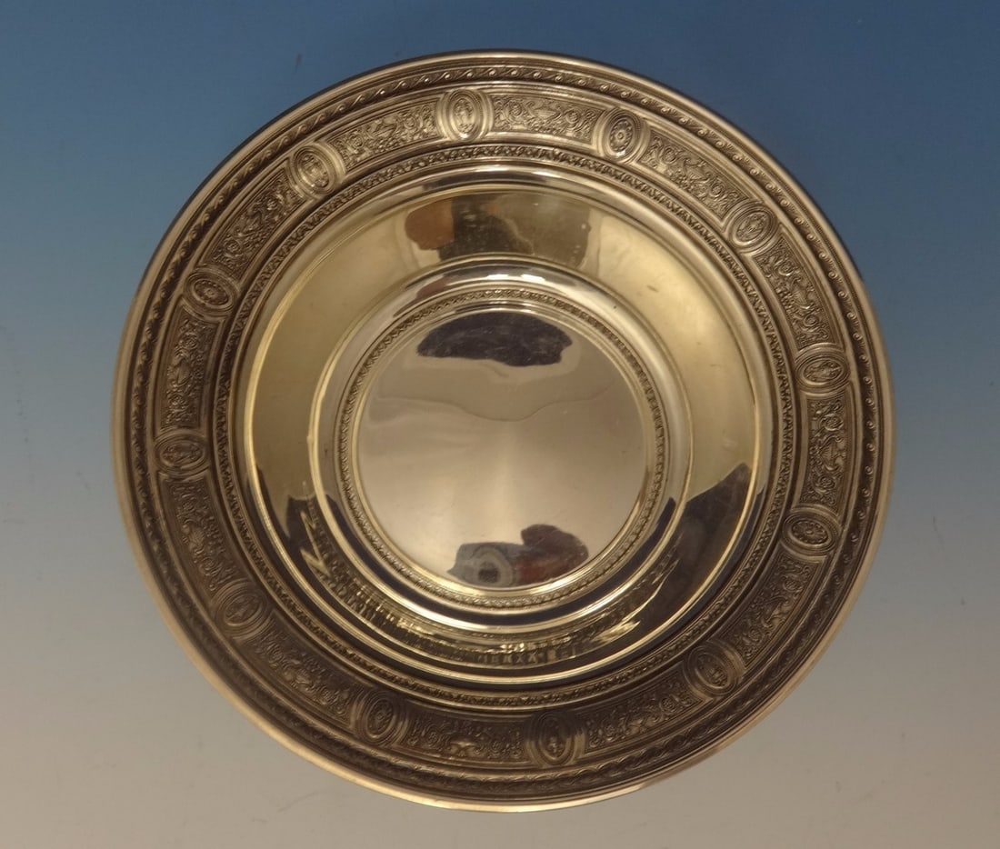 International Sterling Silver Wedgwood Bowl 6" Grecian Motif: International Sterling Silver Wedgwood Bowl 6" Grecian Motif This elegant Wedgwood by International Sterling Silver Bowl captures the essence of classic tradition with its exquisite Grecian motif. Fea