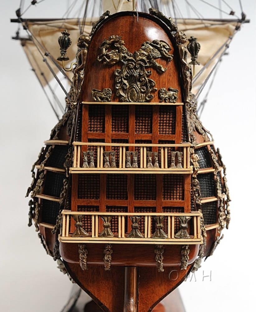 Authentic HMS Fairfax Nautical Ship Model 32 x 34.30 x 10.50 Inches: Authentic HMS Fairfax Nautical Ship Model 32 x 34.30 x 10.50 Inches This historically accurate display model of the HMS Fairfax is designed for nautical enthusiasts and collectors alike. Crafted with 