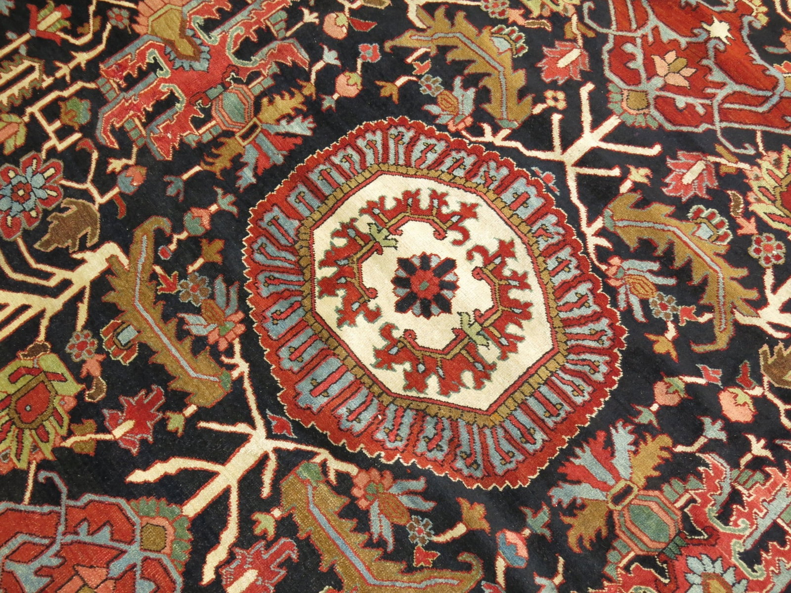 11' 6" x 13' 2" Antique Persian Serapi Heriz Rug (1 of 7)