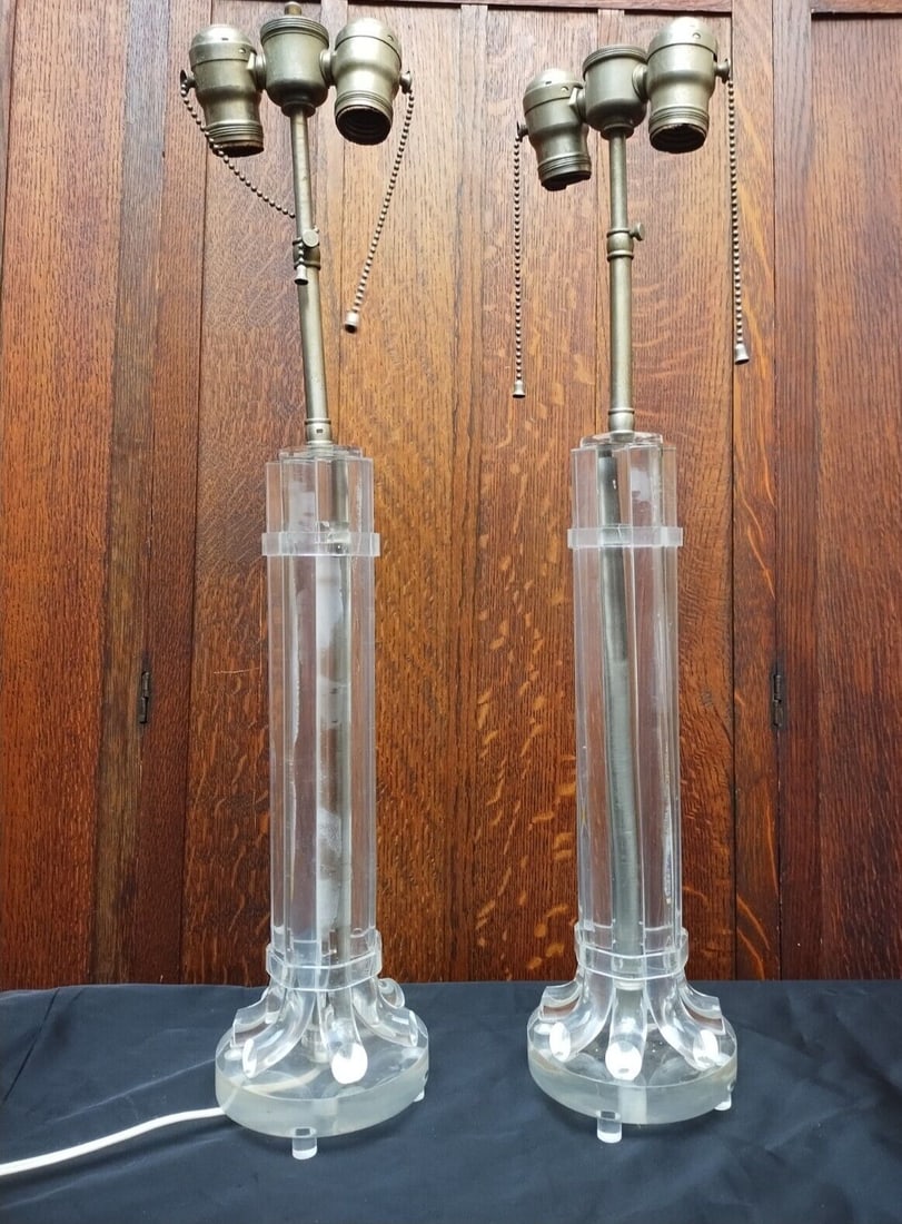 Pair of 1960s Lucite Table Lamps 25 in MCM Chrome: Pair of 1960s Lucite Table Lamps 25 in MCM Chrome Pair of vintage Mid-Century Modern table lamps made of acrylic Lucite with a chrome-color finish. These unbranded lamps date to the 1960s and are desc
