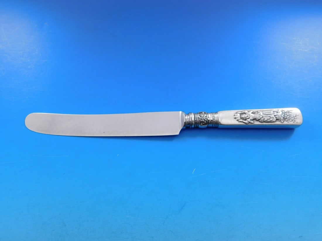 Gorham Fontainebleau Sterling Silver Dinner Knife 9 1/8 Old French: Gorham Fontainebleau Sterling Silver Dinner Knife 9 1/8 Old French Add elegance to your dining experience with this exquisite Fontainebleau dinner knife by Gorham. Crafted from sterling silver, this r