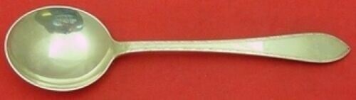 Tiffany Co Feather Edge Sterling Silver Gumbo Soup Spoon 7 1/2": Tiffany Co Feather Edge Sterling Silver Gumbo Soup Spoon 7 1/2" Sterling silver gumbo soup spoon in the Feather Edge pattern by Tiffany & Co. Made in the United States and dating to the 1900-1940 peri