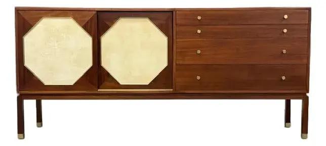 Mid Century Modern Harvey Probber Mahogany Credenza 1950s: Mid Century Modern Harvey Probber Mahogany Credenza 1950s Discover this exquisite mid-century modern mahogany credenza, expertly refinished for a stunning look. Featuring a rare two-door design, it in