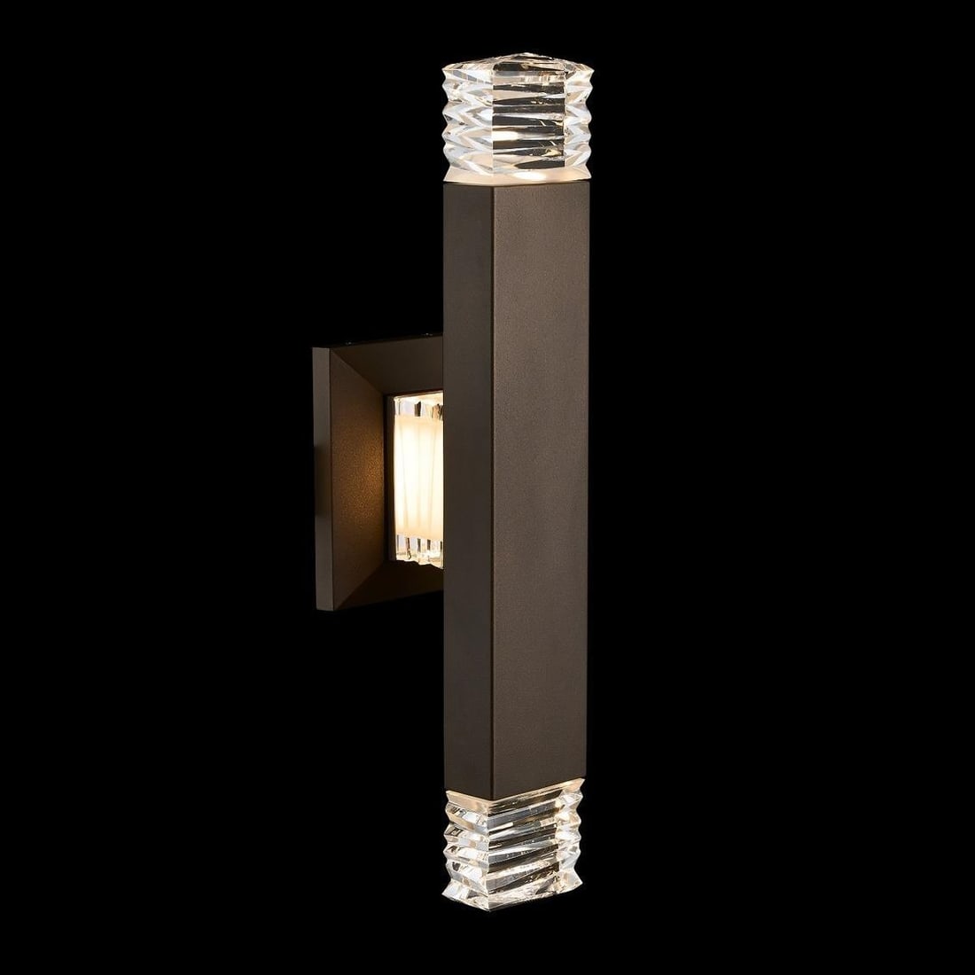 Kalco Esterno Cristallo 24 Inch LED Outdoor Wall Sconce: Kalco Esterno Cristallo 24 Inch LED Outdoor Wall Sconce Illuminate your outdoor spaces with the Luxurious Outdoor LED Wall Fixture, featuring a stunning contemporary design that combines Clear Firenze