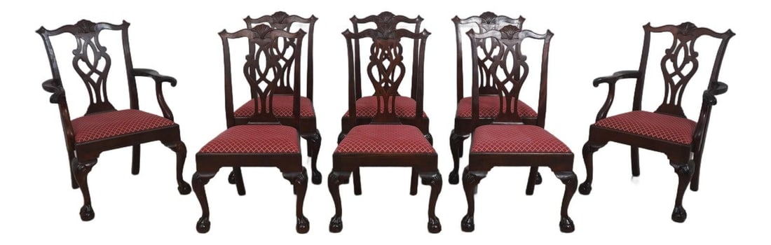 8 Stickley Mahogany Chippendale Style Dining Chairs Set of 8: 8 Stickley Mahogany Chippendale Style Dining Chairs Set of 8 This set of eight mahogany dining chairs features fine carved details, ball and claw feet, and a pierced carved back in the traditional Chi