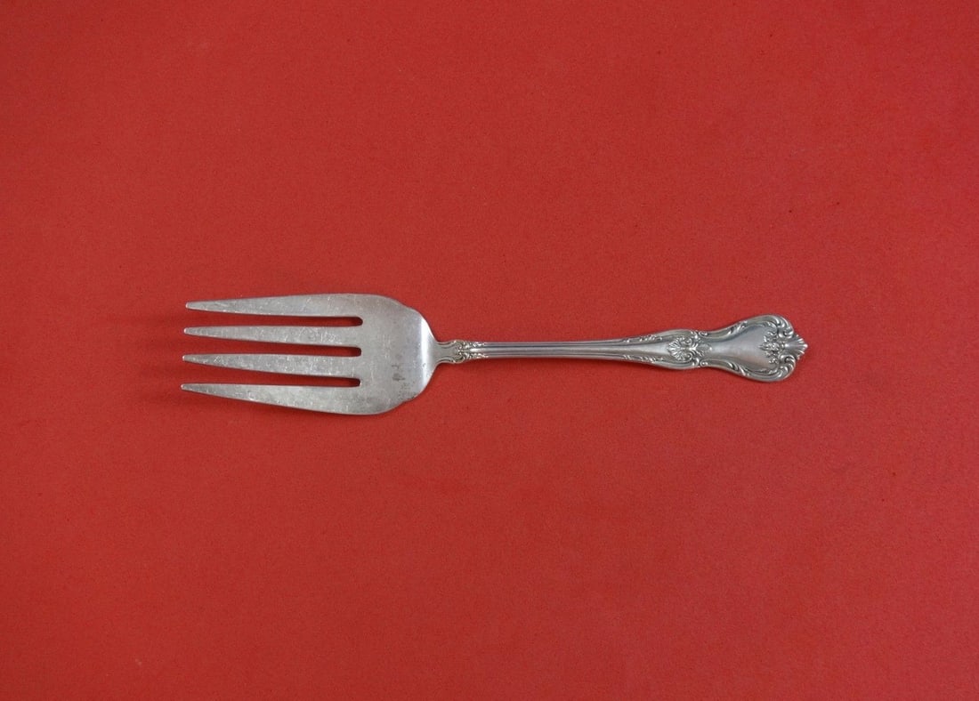 Lunt Memory Lane Sterling Silver Serving Fork 7 5/8": Lunt Memory Lane Sterling Silver Serving Fork 7 5/8" Sterling silver cold meat fork in the Memory Lane pattern by Lunt. This pre-owned serving fork is not monogrammed and is in excellent condition. Sp