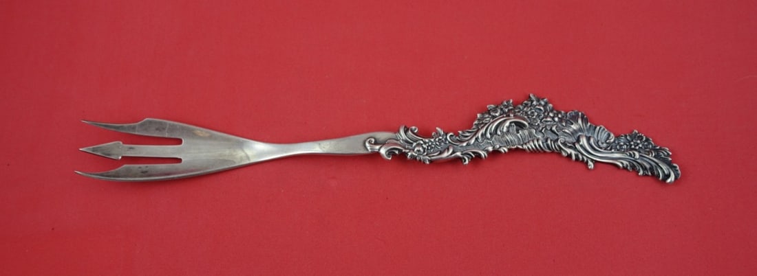 Sterling Silver 3-Tine Serving Fork Pattern Number 2886: Sterling Silver 3-Tine Serving Fork Pattern Number 2886 This is a Shiebler sterling silver serving fork in the Number 2886 pattern. The fork features three tines, measures 10 5/8 inches in length, and