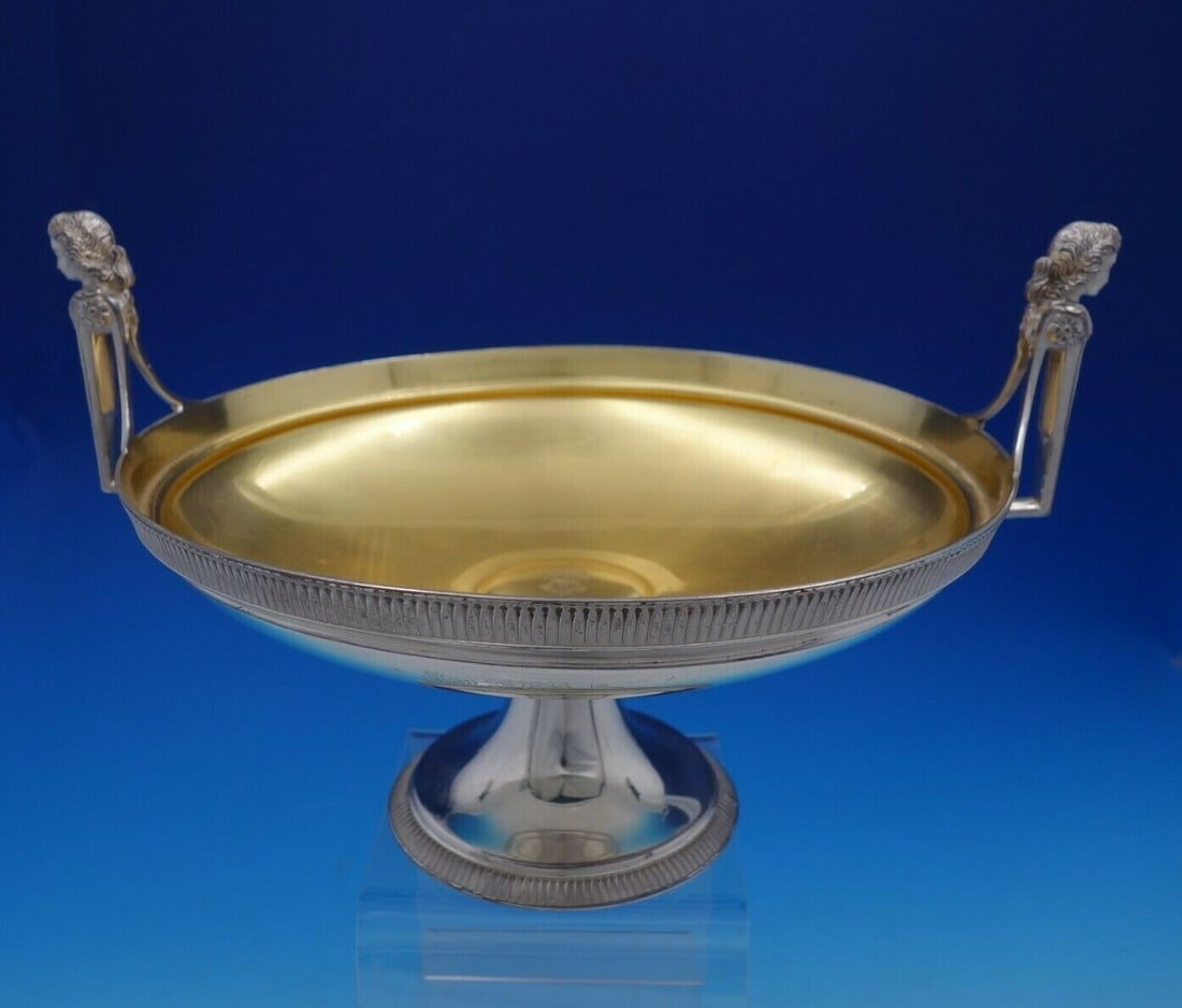 Gorham Bust Sterling Silver Centerpiece Bowl Acanthus Handles 10.25": Gorham Bust Sterling Silver Centerpiece Bowl Acanthus Handles 10.25" Experience the elegance of the 19th century with this stunning centerpiece bowl by Gorham. Crafted from sterling silver, this shall