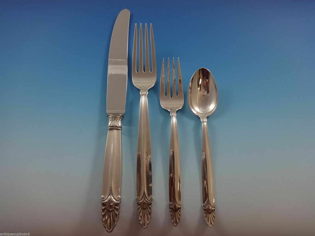International Sterling Silver Empress 4 Piece Place Setting: International Sterling Silver Empress 4 Piece Place Setting Discover the elegance of the Empress pattern by International with this exquisite 4-piece regular size place setting. Crafted from high-qual
