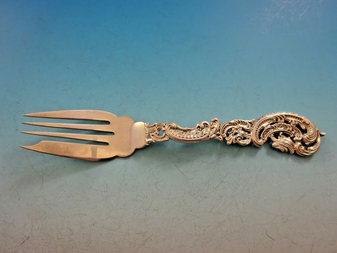 Durgin Du Barry Pierced Sterling Silver Salad Fork 4-Tine 6.5 Inch: Durgin Du Barry Pierced Sterling Silver Salad Fork 4-Tine 6.5 Inch This exquisite salad fork is part of the antique Du Barry pierced pattern, crafted by Durgin in sterling silver. Measuring 6 1/2 inch