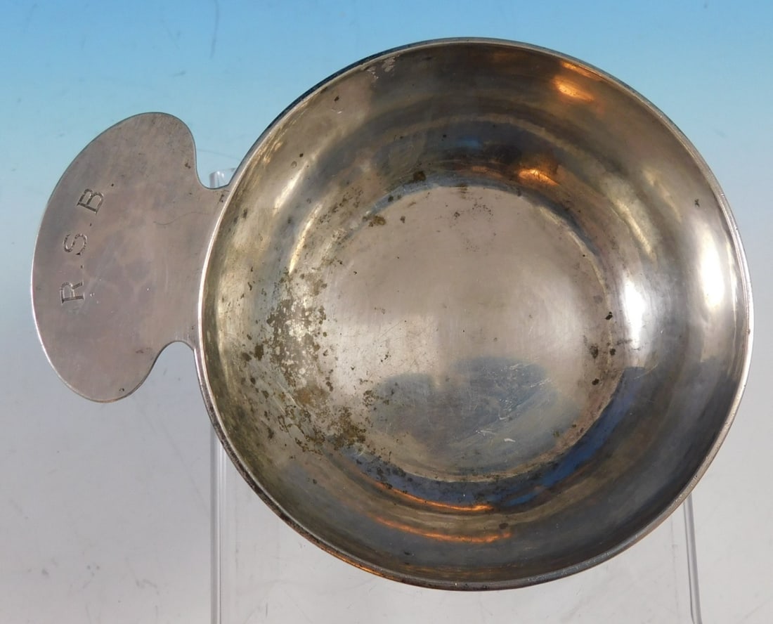 Charming Kalo Sterling Silver Porringer with Handle #9095: Charming Kalo Sterling Silver Porringer with Handle #9095 This exquisite Kalo sterling silver porringer features a charming vintage design complete with a handle. The piece showcases a removable monog