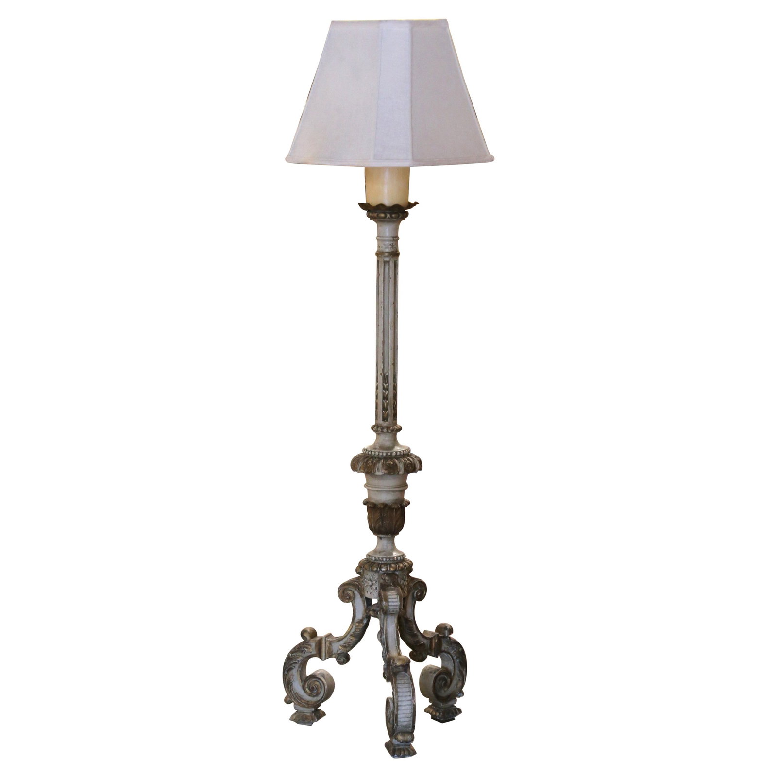 Italian Baroque Wood Floor Lamp with Scrolled Tripod Base: Italian Baroque Wood Floor Lamp with Scrolled Tripod Base This mid-19th century Italian floor lamp is hand-carved from wood and features a polychrome finish in soft grey and warm brown tones. Crafted 