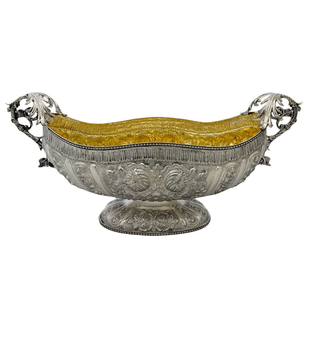Handmade 925 Sterling Silver Fruit Bowl With Ornate Floral Swirl Design: Handmade 925 Sterling Silver Fruit Bowl With Ornate Floral Swirl Design This fine 925 sterling silver fruit bowl centerpiece features intricate handmade floral and swirl designs with a combination of 