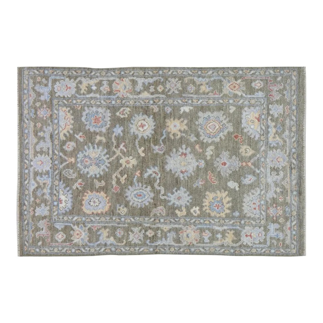 5'x7' Wool Area Rug in Turkish Oushak Style Hand Knotted: 5'x7' Wool Area Rug in Turkish Oushak Style Hand Knotted This Turkish Oushak rug is hand-knotted from wool using traditional rug-making techniques, blending classic craftsmanship with a modern design 