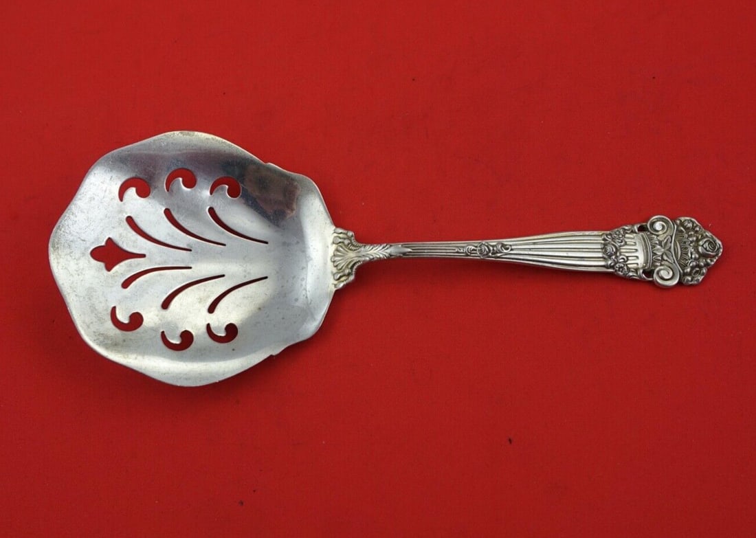 Towle Georgian Sterling Silver Tomato Server Unique Piercing 7 5/8": Towle Georgian Sterling Silver Tomato Server Unique Piercing 7 5/8" This exquisite tomato server by Towle features the elegant Georgian pattern, crafted from high-quality sterling silver. Measuring 7 