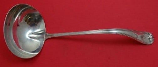 Durgin New Standish Sterling Silver Soup Ladle 12.5" 1900-1940: Durgin New Standish Sterling Silver Soup Ladle 12.5" 1900-1940 Presenting a stunning Sterling Silver Soup Ladle from the New Standish pattern by Durgin. Crafted between 1900 and 1940, this ladle measu