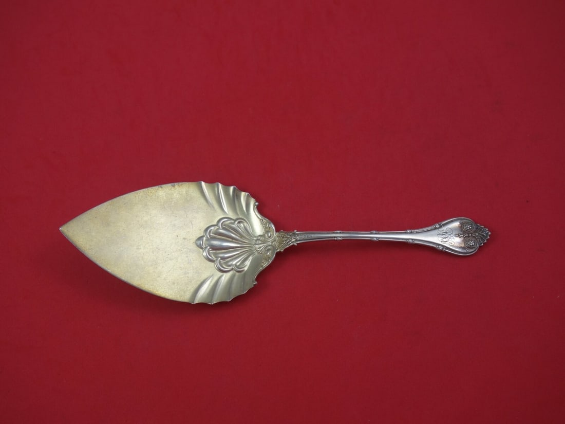 Whiting Empire Sterling Silver Pie Server Gold Washed 8 7/8": Whiting Empire Sterling Silver Pie Server Gold Washed 8 7/8" This exquisite Empire pie server by Whiting is crafted from sterling silver and features a beautiful gold wash finish. Measuring 8 7/8" in 