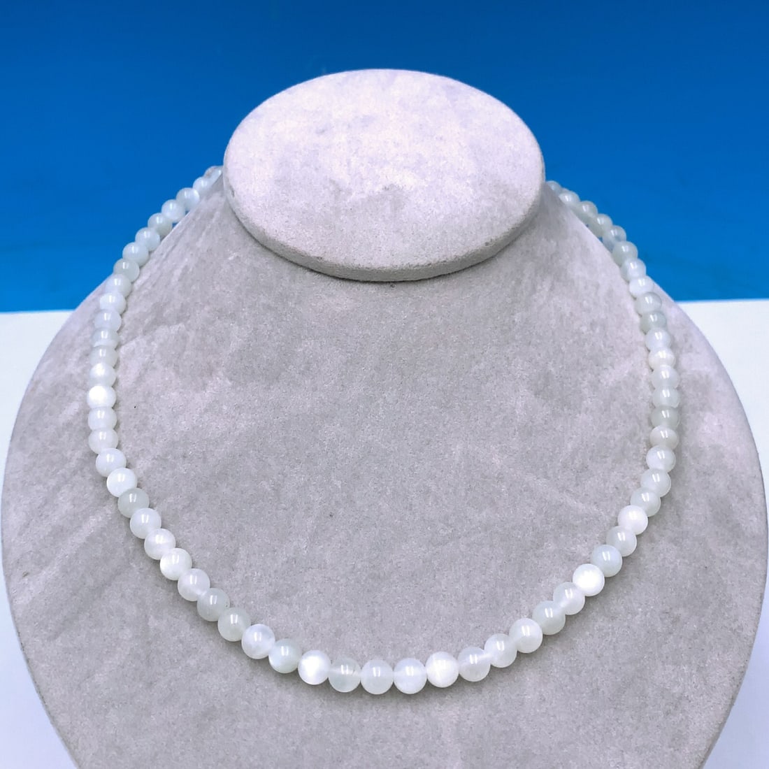 18 Inch Genuine Moonstone Beaded Necklace with 14k Gold Clasp (1 of 7)