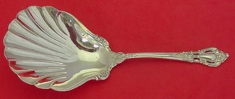 Sterling Silver Cracker Scoop Eloquence Pattern 7 3/4 Inch: Sterling Silver Cracker Scoop Eloquence Pattern 7 3/4 Inch This is a sterling silver cracker scoop in the Eloquence pattern by Lunt. It measures 7 3/4 inches in length and is crafted entirely of sterl