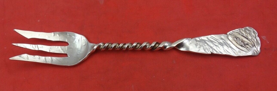 Gorham Hamburg Sterling Silver 3-Tine Salad Fork Goose 6 1/8": Gorham Hamburg Sterling Silver 3-Tine Salad Fork Goose 6 1/8" This exquisite salad fork is part of the Hamburg pattern by Gorham, expertly crafted from sterling silver. Featuring a charming goose desi
