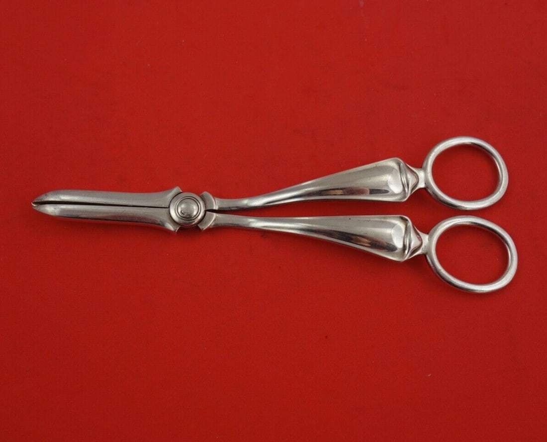 Sheffield 1904 English Estate Sterling Silver Grape Shears: Sheffield 1904 English Estate Sterling Silver Grape Shears This exquisite pair of English Estate Sterling Silver Grape Shears is a beautiful example of craftsmanship from Sheffield, dating back to 190