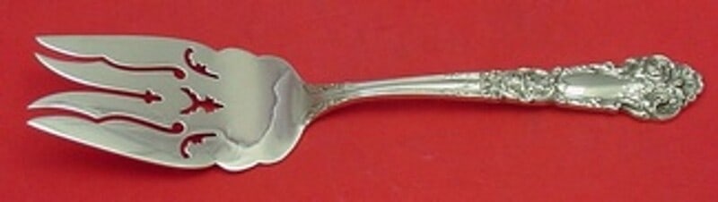 Reed and Barton French Renaissance Sterling Silver Cold Meat Fork 3 Pcd 7 3/4: Reed and Barton French Renaissance Sterling Silver Cold Meat Fork 3 Pcd 7 3/4 Introducing the exquisite French Renaissance Cold Meat Fork by Reed and Barton. This elegant serving fork is crafted from 