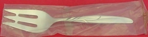 Towle Southwind Sterling Silver Cold Meat Fork 9 3/8 New: Towle Southwind Sterling Silver Cold Meat Fork 9 3/8 New This Southwind by Towle sterling silver cold meat fork is a beautiful addition to any dining experience. Measuring 9 3/8 inches, this piece is 