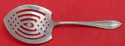 Towle Godroon Sterling Silver Tomato Server 6 3/4 inch: Towle Godroon Sterling Silver Tomato Server 6 3/4 inch Presenting a stunning 6 3/4" Tomato Server from the esteemed Godroon pattern by Towle. Crafted from high-quality sterling silver, this serving pi