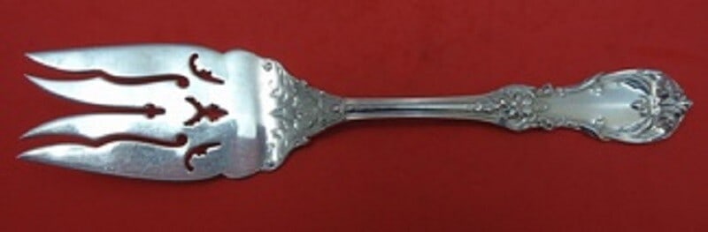 Reed and Barton Burgundy Sterling Silver 9 Inch Cold Meat Fork: Reed and Barton Burgundy Sterling Silver 9 Inch Cold Meat Fork Enhance your dining experience with this exquisite Burgundy cold meat fork by Reed and Barton. Crafted from high-quality sterling silver,