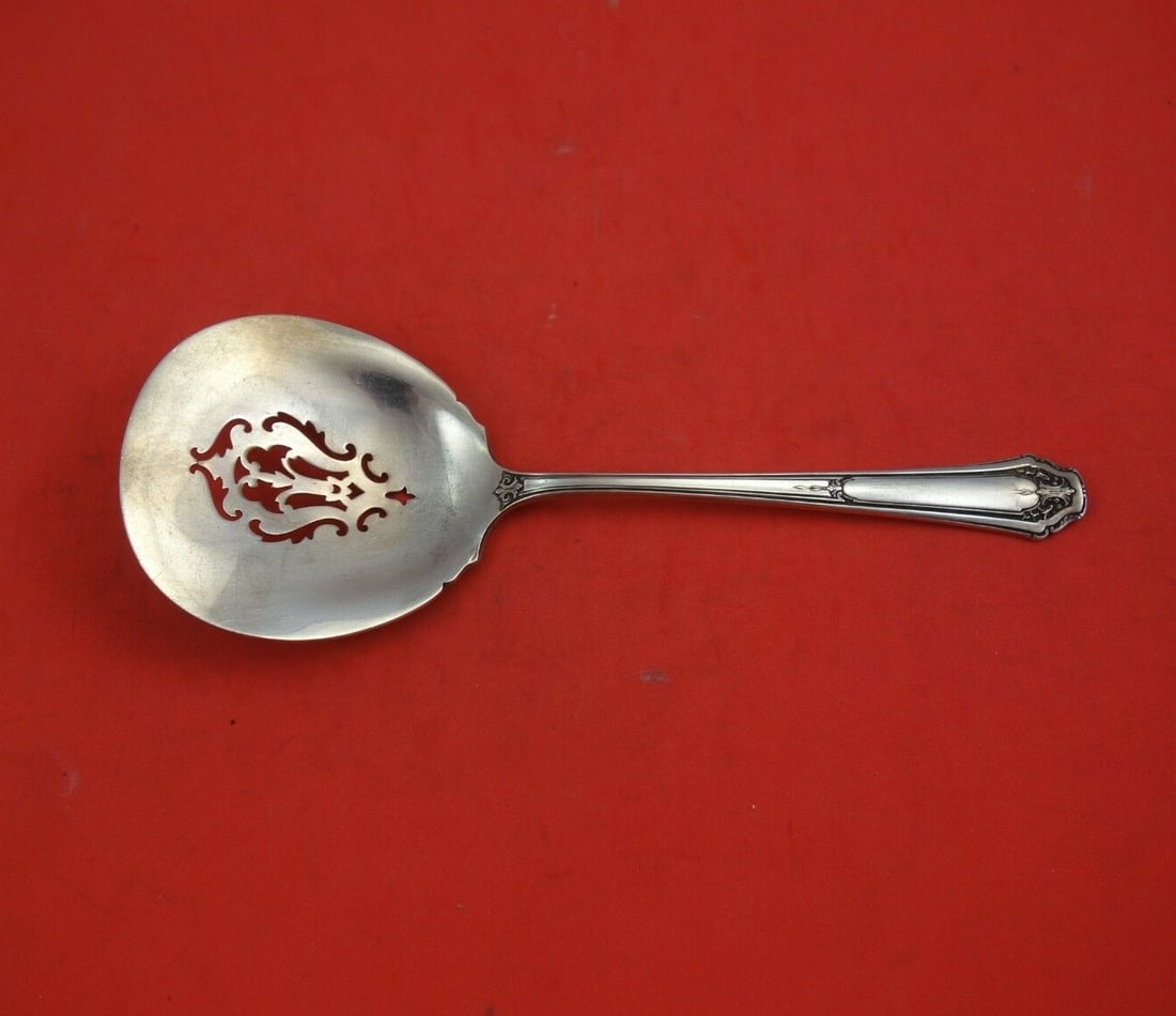 Wallace Princess Anne sterling silver tomato server 7 3/8 in: Wallace Princess Anne sterling silver tomato server 7 3/8 in Sterling silver tomato server in the Princess Anne pattern by Wallace. This original serving piece measures 7 3/8 inches and is not monogra